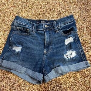 hollister jean shorts — size 3